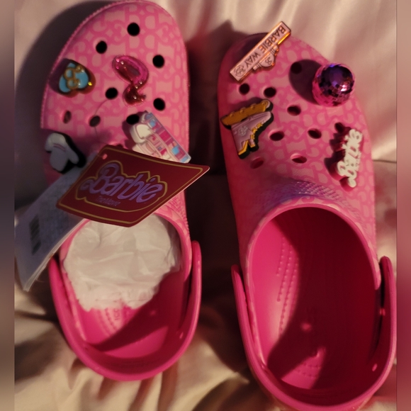 Barbie TheMovie Mega Crush Crocs Pink Women's Size 8  BRANDNEW!💗 - Picture 3 of 6